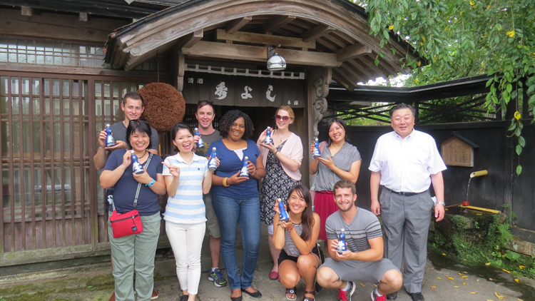 ALTの先生方が来てくれました。