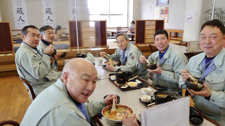 蔵人皆んなで昼食会