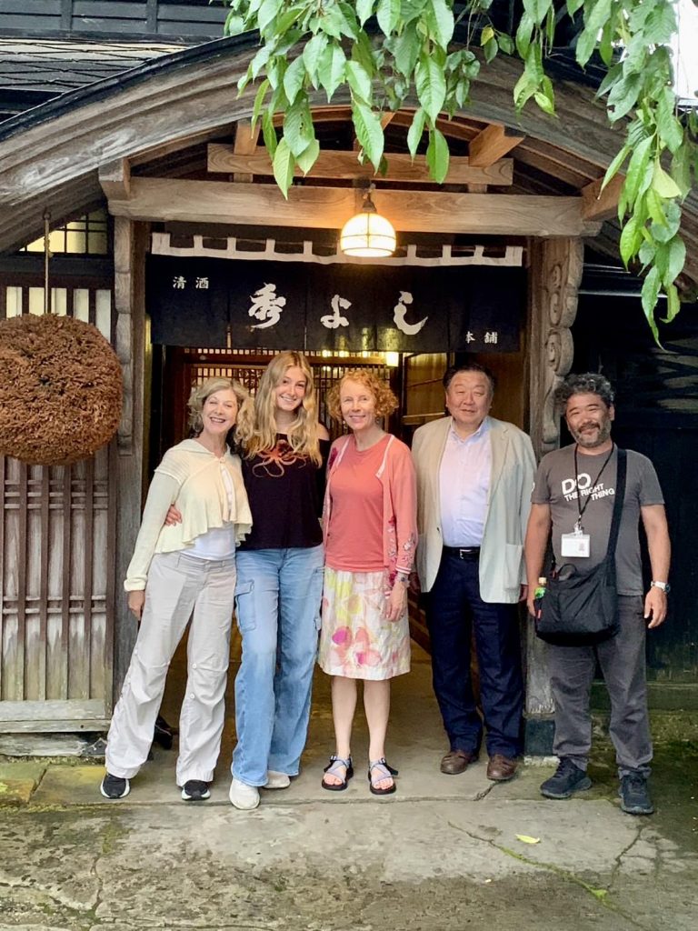 豪華なお食事とお酒を楽しみました